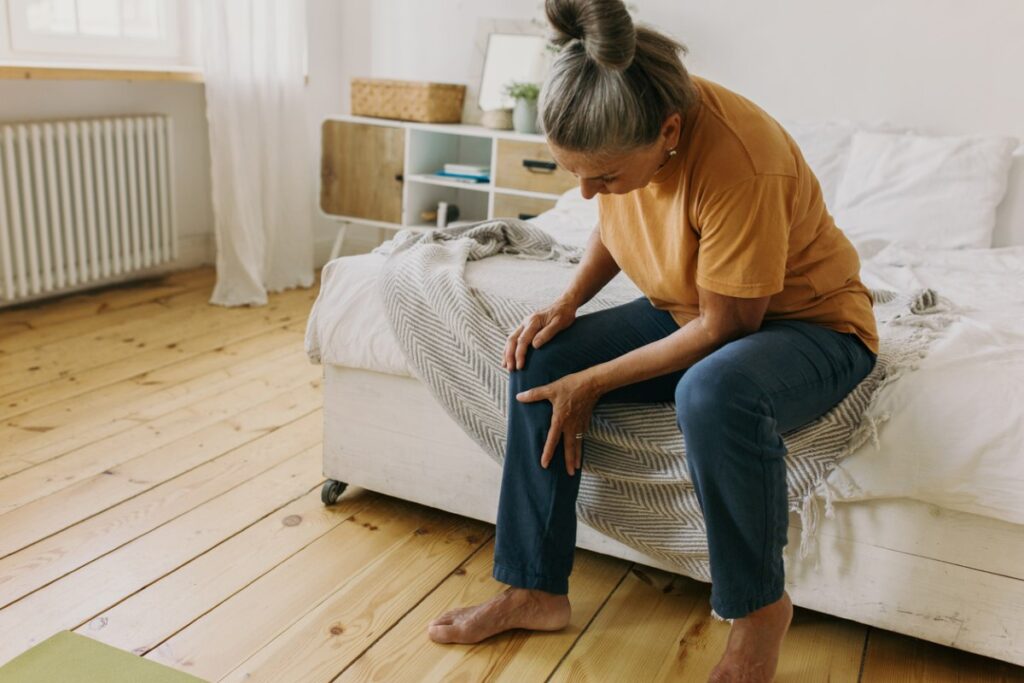 When to Visit the Urgent Care for Joint Pain or Swelling
